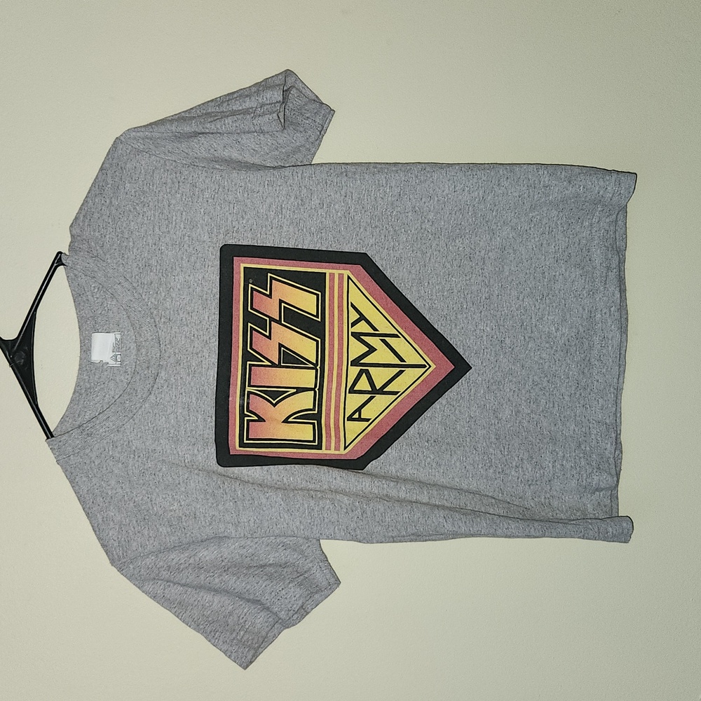 KISS ARMY TEE SIZE SMALL‎